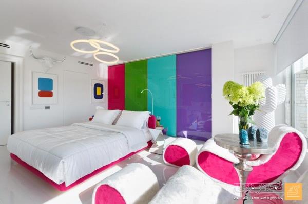 اتاق خواب با مبلمان رنگارنگ