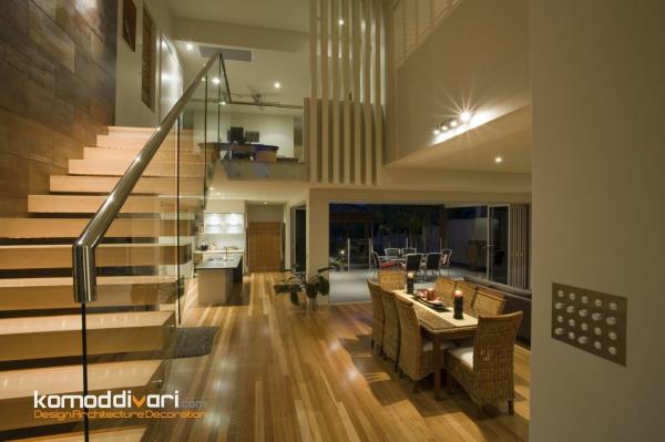 ایده راه پله مدرن چوبی با حفاظ شیشه و استیل